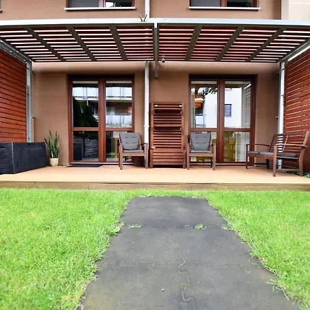 Apartment Bocianie Gniazdo Z Ogrodkiem I Garazem