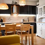 Bocianie Gniazdo Z Ogrodkiem I Garazem Apartment