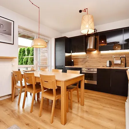 Bocianie Gniazdo Z Ogrodkiem I Garazem Appartamento