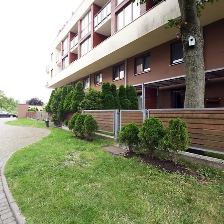 Bocianie Gniazdo Z Ogrodkiem I Garazem Kołobrzeg