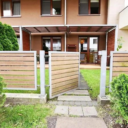 Bocianie Gniazdo Z Ogrodkiem I Garazem Kolobrzeg