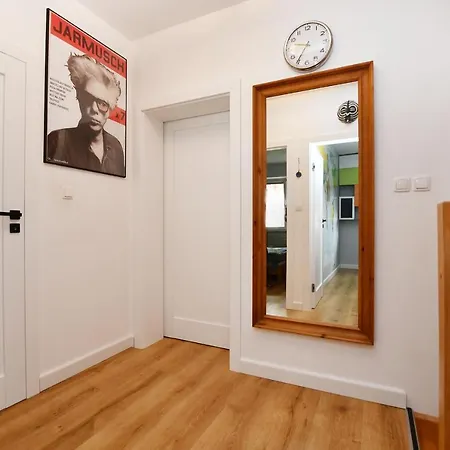 Bocianie Gniazdo Z Ogrodkiem I Garazem *