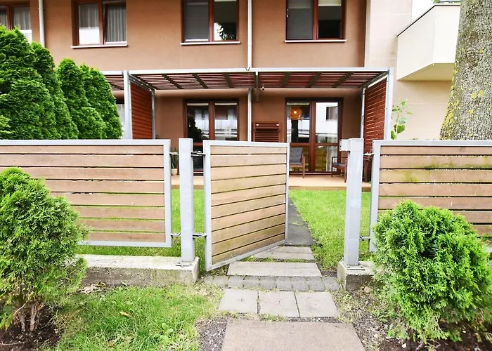 Bocianie Gniazdo Z Ogrodkiem I Garazem Kolobrzeg